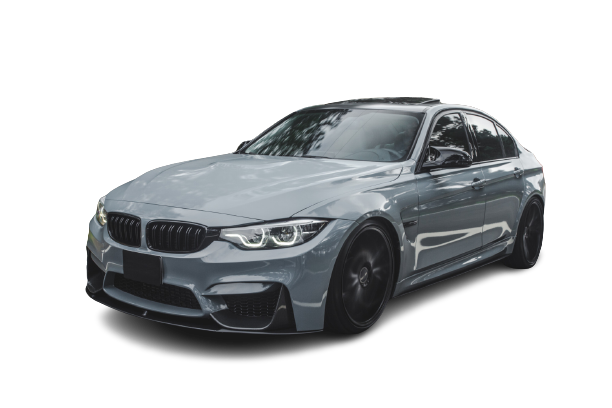 sportowy-sedan-w-srebrnym-metalicznym-kolorze-na-drodze-removebg-preview